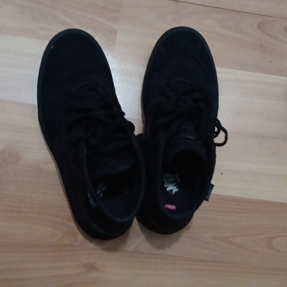 All Black Vans Shoes - Picture 2 of 3